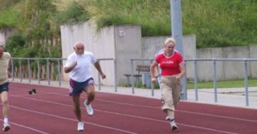 Fitness im Alter ist eine gute Voraussetzung für mehr Lebensqualität.