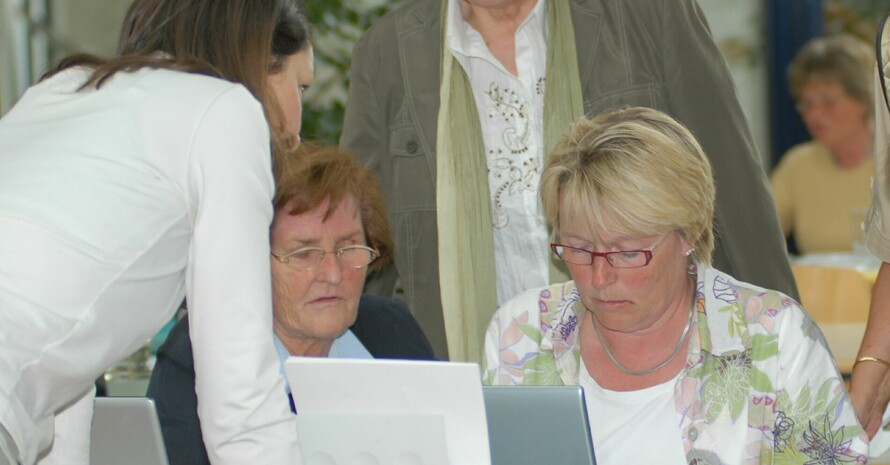 Verfassten gemeinsam die Resolution: (v.li.) Jutta Kopper, Ilse Ridder-Melchers, Mona Küppers, Foto: Andrea Bowinkelmann