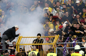 Rechtsextremistische Gewalt eskaliert häufig in den Fußball-Stadien. Copyright: picture-alliance