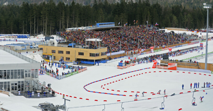 Die Chiemgau Arena in Ruhpolding könnte Austragungsort für die Olympischen Wettkämpfe im Biathlon und Skilanglauf werden. Foto: picture-alliance
