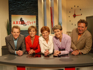 Die Moderatoren vom "ARD-Buffet" Ernst-Marcus Thomas, Evelin König, Bernadette Schoog, Jaqueline Stuhler und Bernd Schröder (v.l.). Copyright: SWR