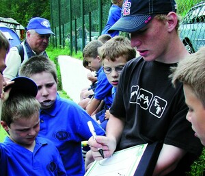 Junge Leute können auch künftig ihren Zivildienst im Sport leisten. Foto: dsj