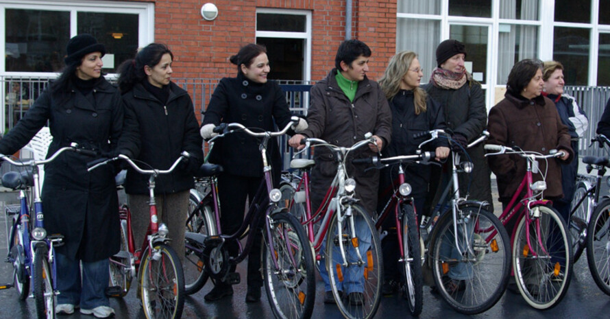 Fahrradkurse für Frauen aller Kulturen bietet der Hamburger SPortbund an. Foto: HSB