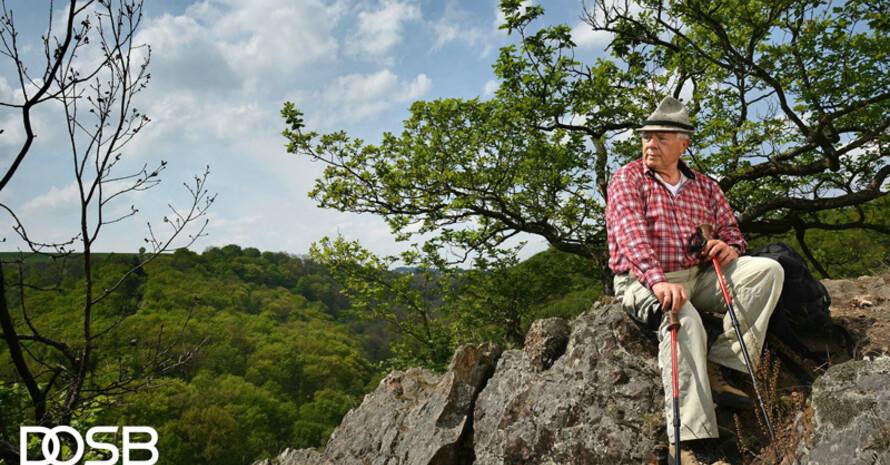 Karlheinz Heß (78) beim Wandern: „Ich kann es selbst gar nicht glauben, dass ich bald schon 80 werde." Fotos: DOSB/Karsten Thormaehlen