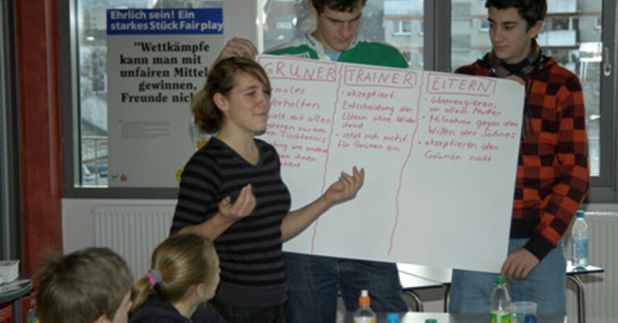 In deutsch-französischen Gruppen werden die Juniorbotschafter und -botschafterinnen ausgebildet.