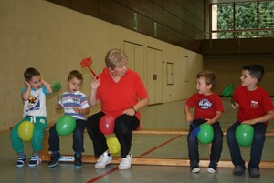 Nach einem gemeinsamen Start toben die Kinder bei kleinen Spielen und Bewegungslandschaften. Foto: LSV Saarland