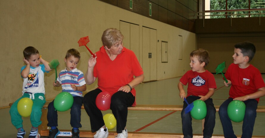 Nach einem gemeinsamen Start toben die Kinder bei kleinen Spielen und Bewegungslandschaften. Foto: LSV Saarland