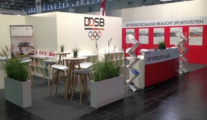 Der DOSB-Stand bei der Messe "FSB - Freiraum, Sport- und Bäderanlagen" im vergangenen Jahr in Köln; Foto: DOSB
