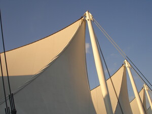 Ein Wahrzeichen Vancouvers: Das Dach des 'Canada Place'