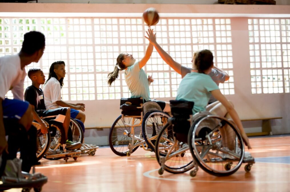 Gemeinsam Sport treiben schafft gegenseitigen Respekt. Foto: GIZ/Marco Terranova Gemeinsam Sport treiben schafft gegenseitigen Respekt. Foto: GIZ/Marco Terranova