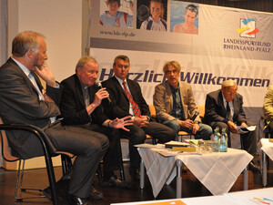 Podiumsdiskussion der Veranstaltung zur "Ganztagsschule und Sportvereine". Foto: LSB Rheinland-Pfalz