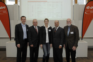 Die Jurymitglieder Frank Busemann, Walter Schneeloch, Heike Henkel, Reiner Grootenhuis und Prof. Dr. Gunter A. Pilz (v.l.).