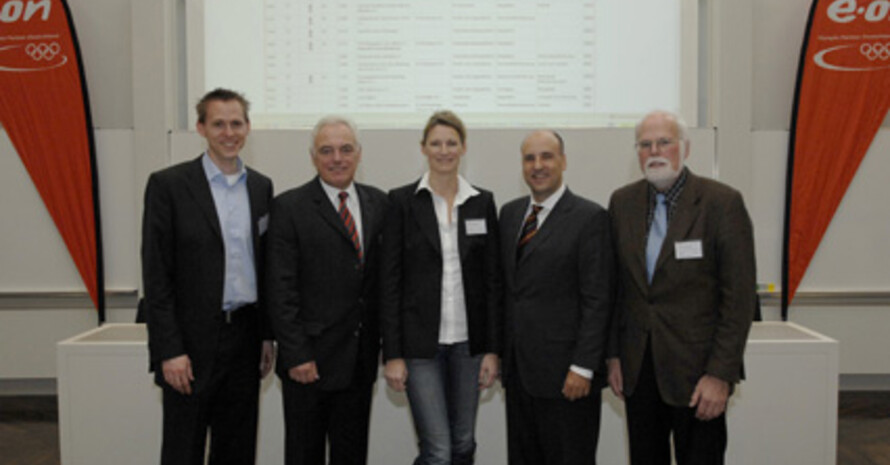 Die Jurymitglieder Frank Busemann, Walter Schneeloch, Heike Henkel, Reiner Grootenhuis und Prof. Dr. Gunter A. Pilz (v.l.).