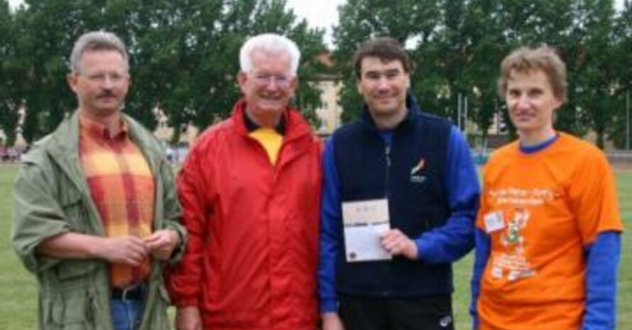 Zufriedenheit bei den Verantwortlichen: Klaus Witte (2.v.links), Gerry Kley und Steffi Meyer (rechts).