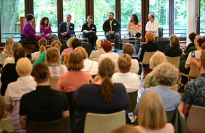 Podiumsdiskussion "Doorkeeper Sport? Zugänge und Wege von FLINTA* in den Sport". Foto: DOSB/ Witters