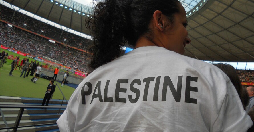 Die Spielführerin des Palästinensischen Teams war auf deutsche Einladung beim Eröffnungsspiel der Frauen-WM 2011 in Berlin. Foto: DOSB/Palusevic