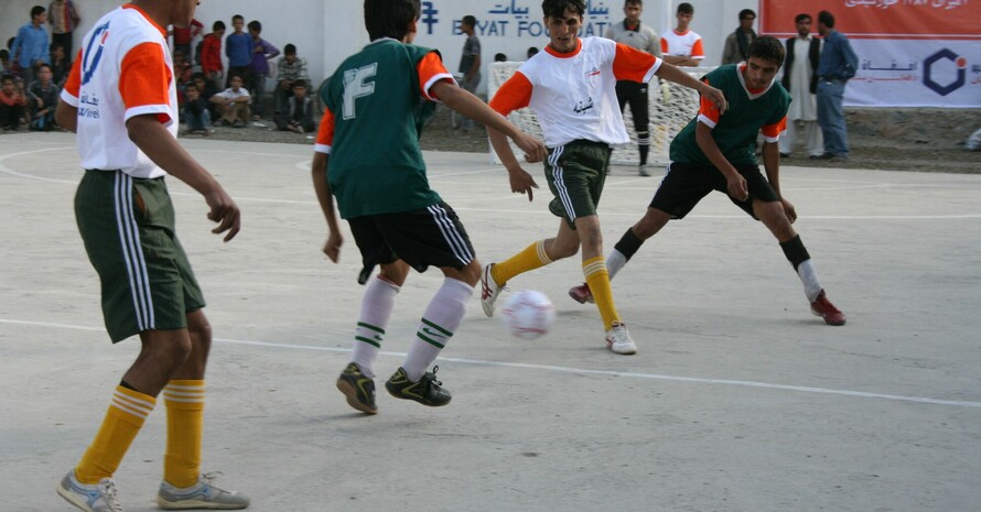 Klaus Stärk sagt über die afghanischen Jugendlichen: «Über den Fußball bekommen sie Lebensmut.» Foto: DOSB