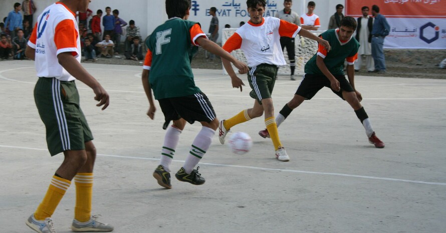 Klaus Stärk sagt über die afghanischen Jugendlichen: «Über den Fußball bekommen sie Lebensmut.» Foto: DOSB