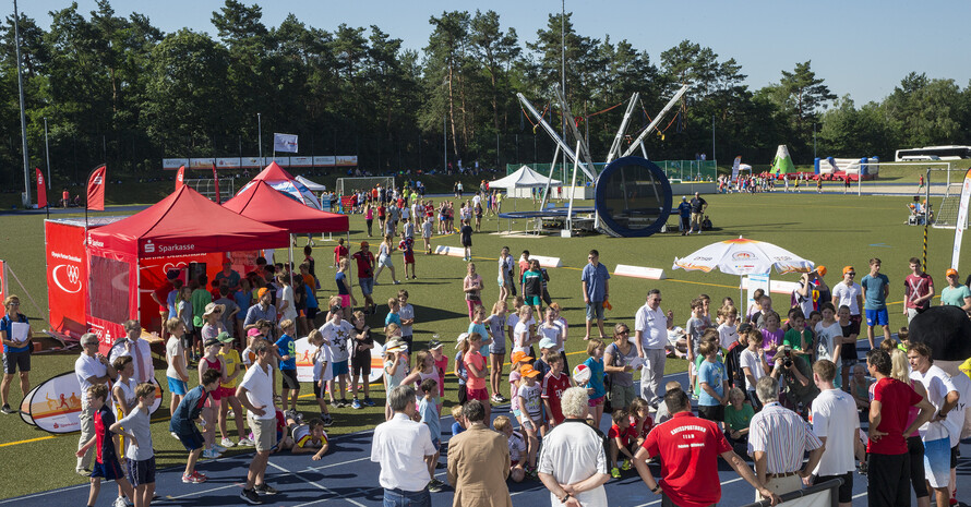 Großer Andrang bei der Sportabzeichentour in Kleinmachnow. Foto: KAY Foto Design Gmbh.