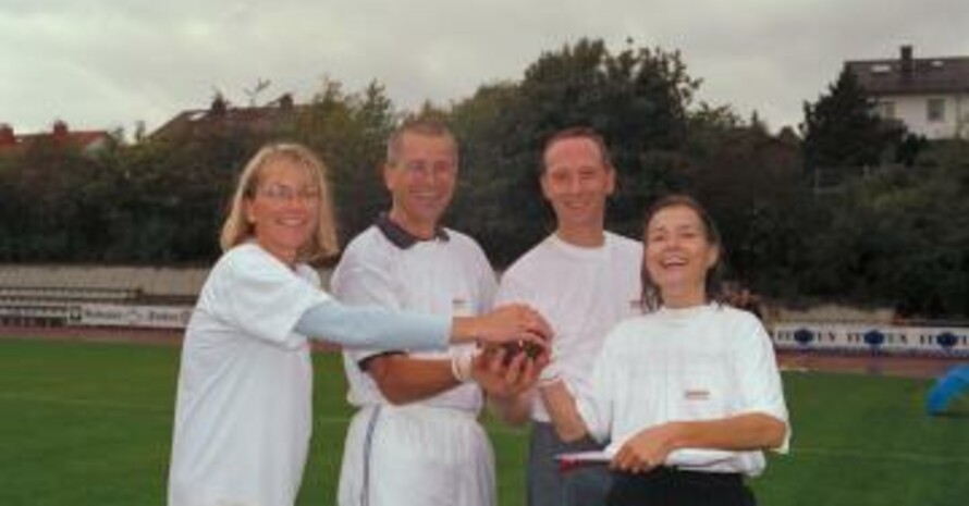 Geschafft ? das strahlende Ärzteteam. Von links: Frau Dr. Corinna Hölscher, Dr. Andreas Hölscher. Dr. Jörg Simon, Frau Dr. Christina Schwuchow.