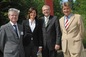 Träger des Deutschen Umweltpreises Prof. Dr. Hartmut Graßl, Moderatorin Katrin Müller-Hohenstein, DOSB-Generalsekretär Dr. Michael Vesper und DBU-Generalsekretär Dr. Fritz Brickwedde (v.l.).