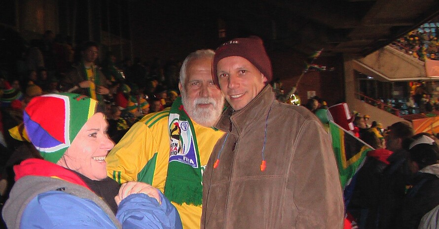 Michael Nees mit Fans nach dem Spiel Südafrika gegen Uruguay: Foto: privat