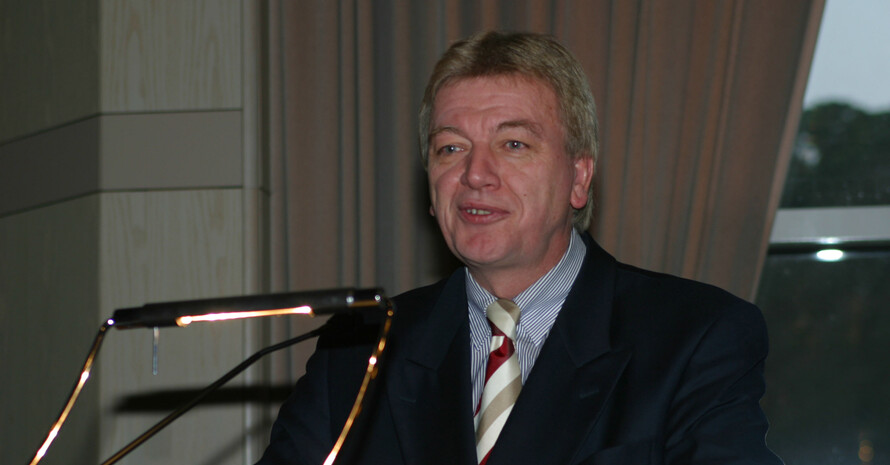 Hessens Innenminister Volker Bouffier vor dem DSB-Hauptausschuss (Bild: Holger Gross)