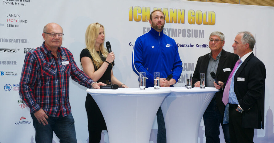 Jochen Zinner interviewt Robert Harting, Britta Steffen und deren Trainer Warnatzsch und Goldmann zum Thema "Duale Karriere". Foto: privat