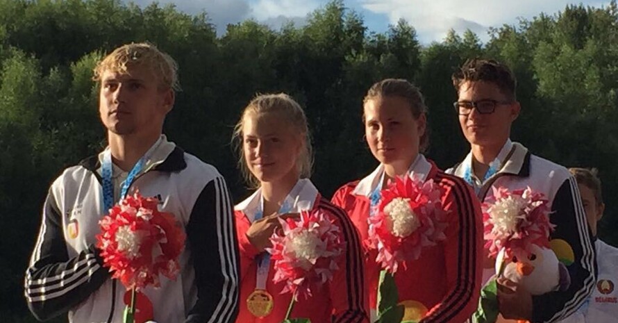 Moritz Florstedt, Svenja Hardy, Vanessa Bülow und Elias Kurth gewinnen Gold im K4. Foto: DOSB