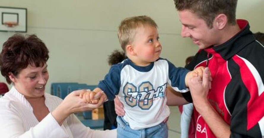 Derzeit absolvieren rund 2.000 Jugendliche das FSJ im Sport. Foto: dsj