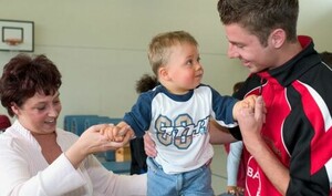 Derzeit absolvieren rund 2.000 Jugendliche das FSJ im Sport. Foto: dsj