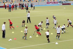 Volle Konzentration auf den Ball – 600 Kinder und Jugendliche trainieren beim CHTC.
