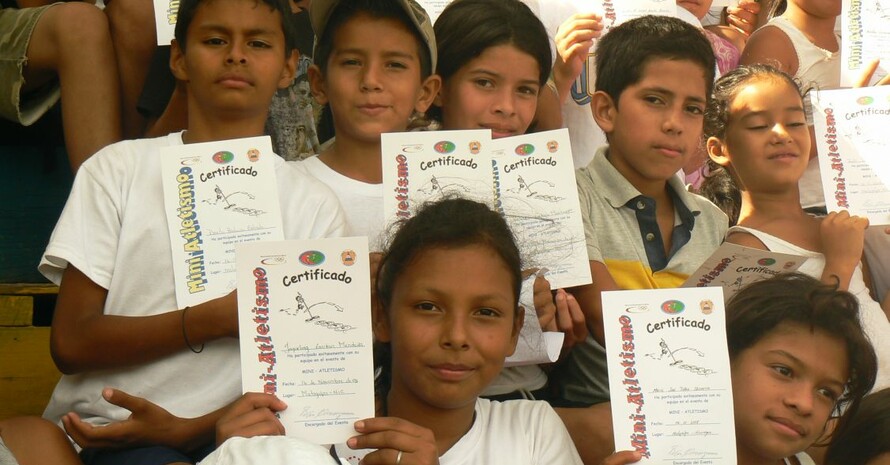 Erfolgreiche Teilnehmer an einem Mini-Atletismo Event 2009 in Nicaragua, Foto: Björn Wangemann