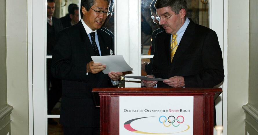 Der Präsident des Japanischen Olympischen KomiteesTsunekazu Takeda und DOSB-Präsident Dr. Thomas Bach