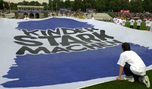 "Kinder stark machen" lautet ein Motto der Bundeszentrale für gesundheitliche Aufklärung (BZgA); Copyright: picture-alliance/dpa