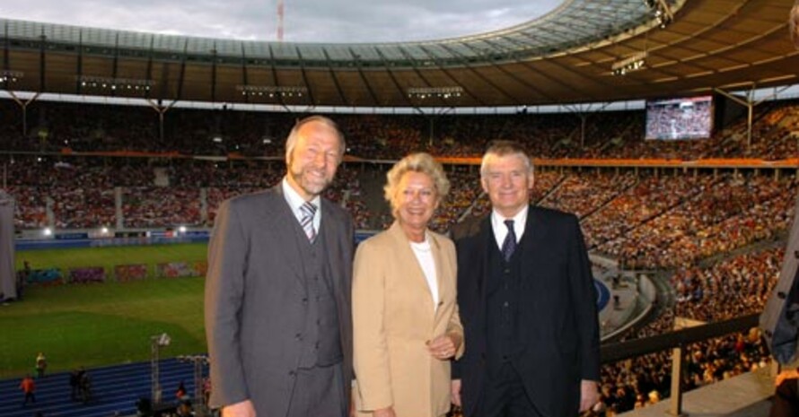 Rainer Brechtken gemeinsam mit Frankfurts Oberbürgermeisterin Petra Roth und Otto Schily (v.l.) beim Turnfest in Berlin 2005.