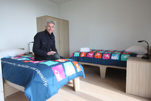 Olympiasieger Jonathan Edwards präsentiert das Olympischen Dorf von London 2012. Foto: Getty Images