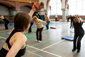 In den Sportvereinen gibt es einen dichtes Netz von Sportangeboten , die mit dem DOSB-Gütesiegel "Sport Pro Gesundheit" zertifiziert sind. Foto: picture-alliance