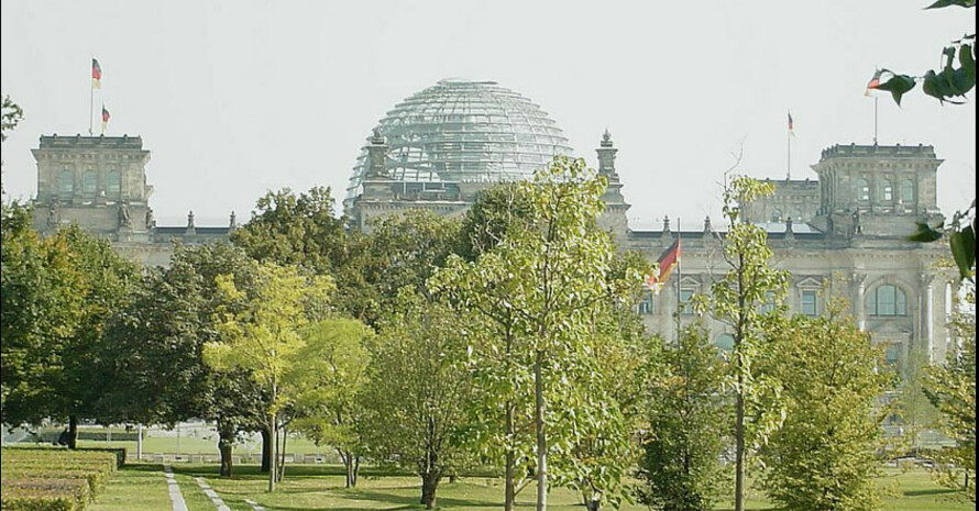 Der Unterausschuss des Bundestages "Bürgerschaftliches Engagement" meldet Verbesserungsvorschläge zur Stärkung des Ehrenamtes an.