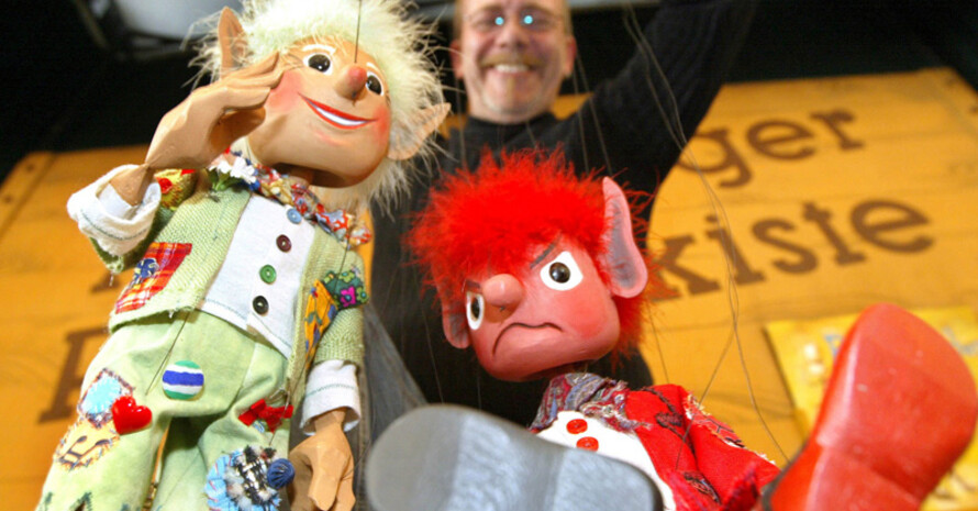 Die Puppenspieler der Augsburger Puppenkiste lassen in ihrer Ausstellung die Puppen tanzen. Coypright: picture-alliance