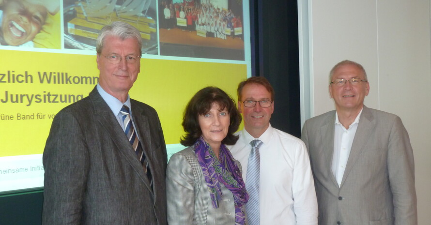 Die Jury 2012 (v.l.n.r.): Lutz Arndt, Dr. Christa Thiel, Uwe Hellmann, Dr. Michael Vesper (es fehlt: Meike Evers).