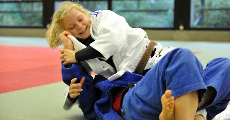 Familien betreiben gemeinsam Kampfsport. Foto: LSB NRW, Bowinkelmann