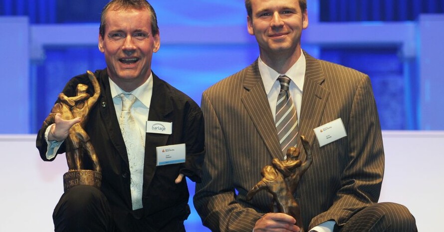 Andre Wrede (re.) und Josef Giesen waren 2010 die beiden Träger des Preises für Toleranz und Fair Play im Sport. Foto: picture-alliance