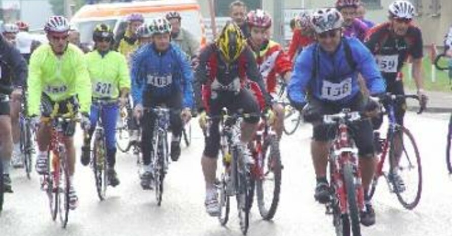 Bei Wind und Wetter wurde am sportlichen Rekord gearbeitet.