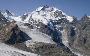 Im Hochgebirge wird der Klimawandel besonders deutlich sichtbar. Hier: der Piz Bernina im Jahr 2006. Quelle: Jürg Alean