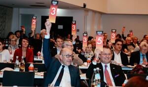 Die Delegierten der Mitgliedsorganisationen verabschieden einstimmig das Leitbild des DOSB. Foto: DOSB / Jan Haas
