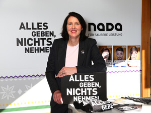 NADA-Vorstandsvorsitzende Andrea Gotzmann bei der Vorstellung der Initiative "Alles geben, Nichts nehmen". Foto: picture-alliance