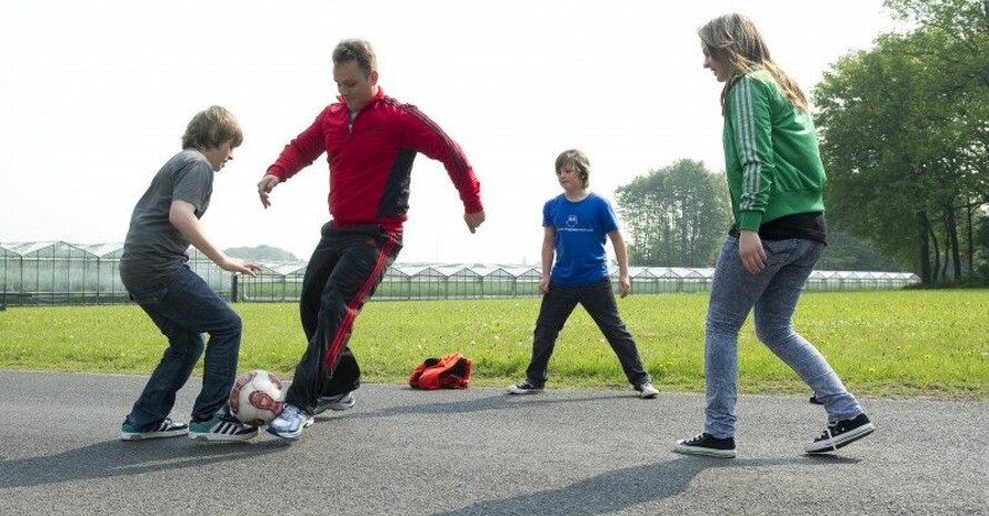 Der Familiensportguide gibt Familien Anregungen zu einer bewegten Freizeitgestaltung. Foto: LSB NRW, Andrea Bowinkelmann