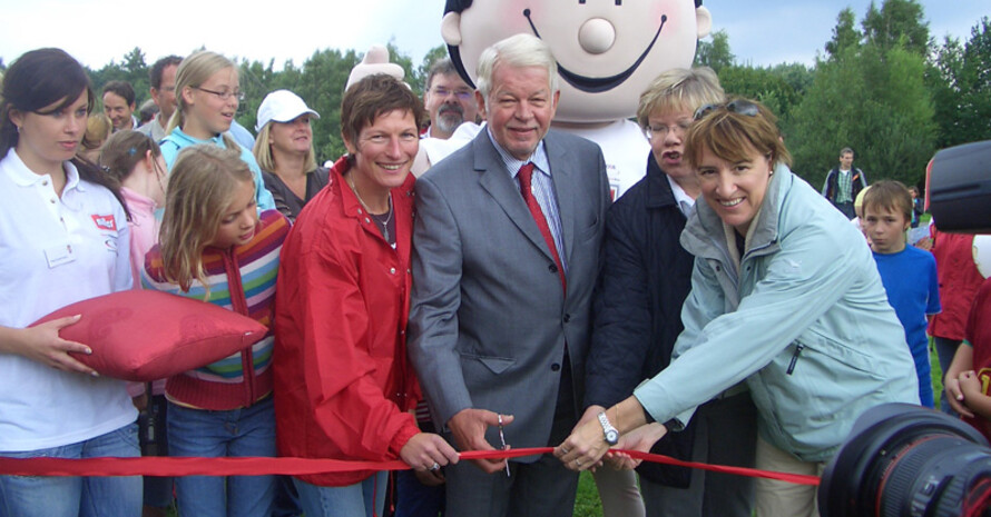 Sabine Kraus von der Molkerei Alois Müller, Münsters Bürgermeister Hans Varnhagen, Helga Kleinhans-Sommer vom Landessportbund Nordrhein-Westfalen und Karin Fehres, Direktorin für Sportentwicklung des DOSB (v.l.) bei der Eröffnung.