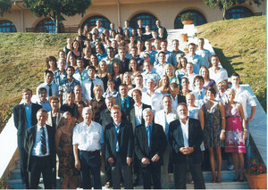 Der Teilnehmerkreis des Treffens im Jahr 2010 in Olympia; Foto: DOA